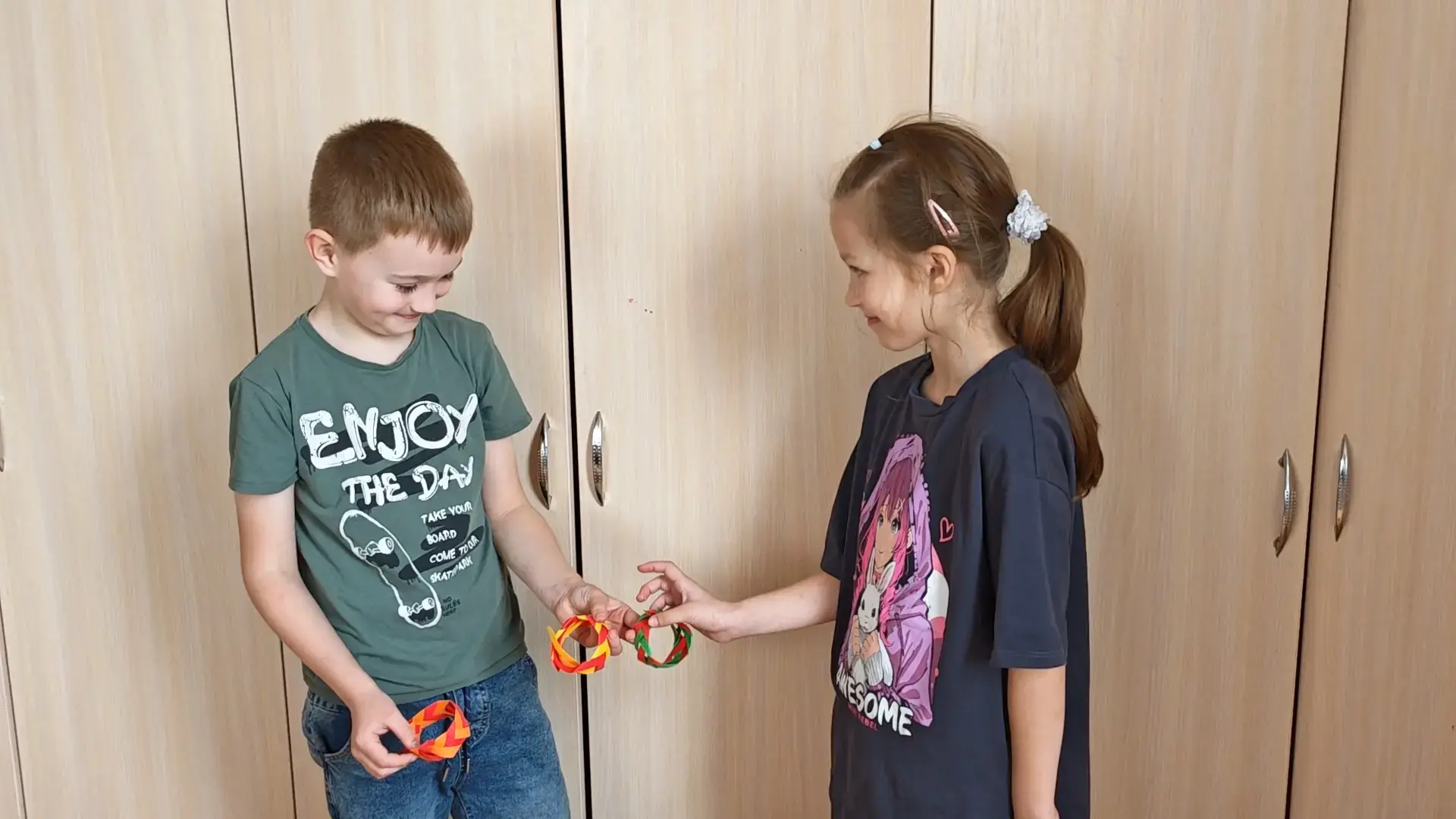 🤝 День друзей в летнем лагере "Жемчужинка": когда браслеты связывают сердца!
