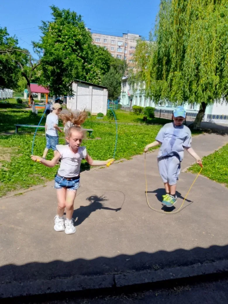 Жаркими деньками радует нас май.