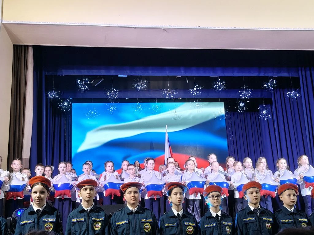 🎤✨ Сегодня в ЦДТ с большим  успехом прошёл концерт  «Фестиваль „Радуга. Расширяя  границы…“», посвящ