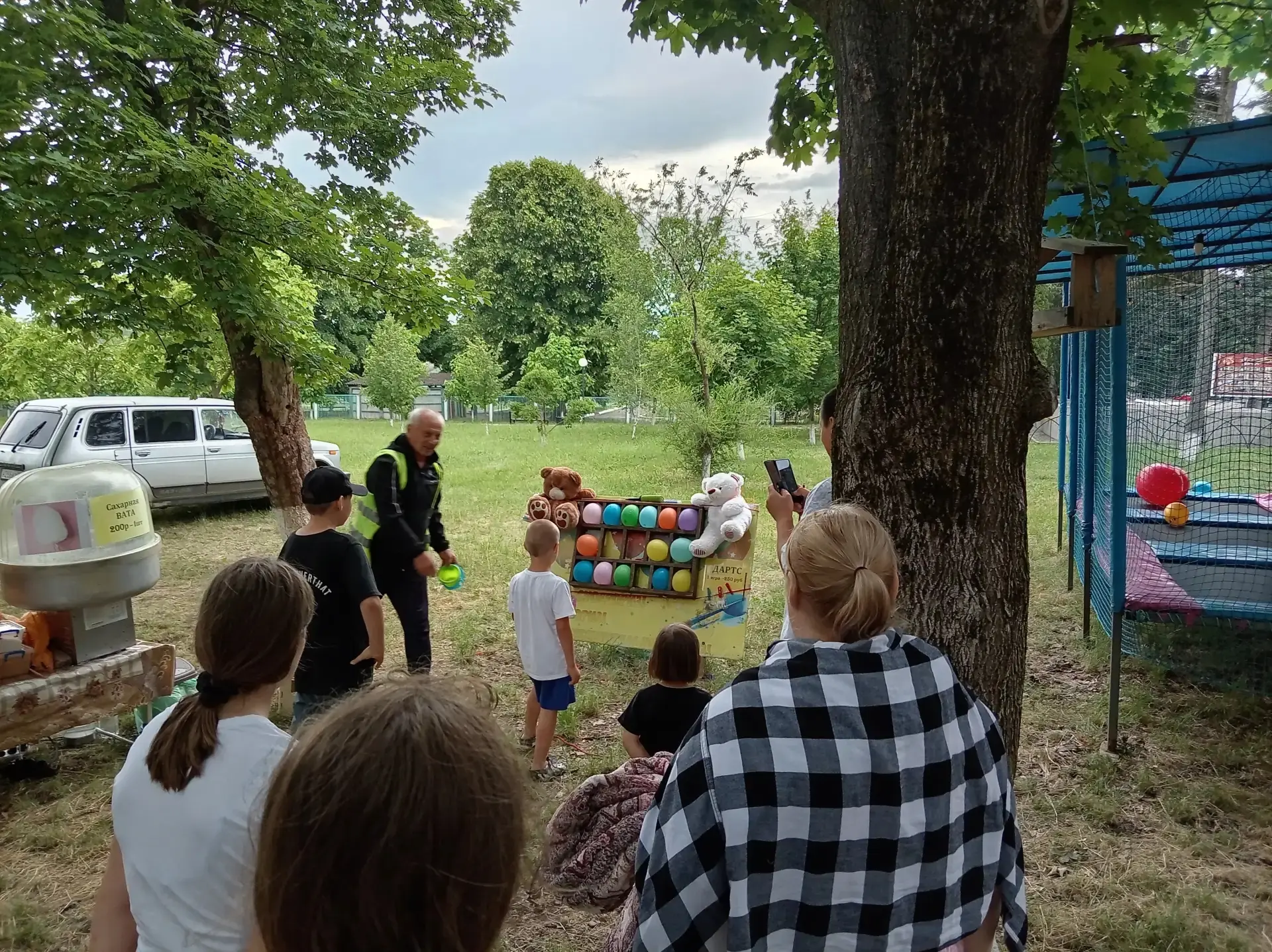 🌈 Летние развлечения для детей в нашем парке! 🎉

В тире юные стрелки тренировали меткость и получа