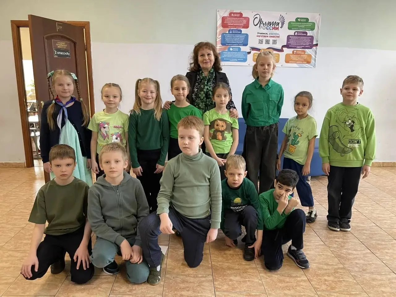 🔥Яркая пятница!  💚В пятницу наша школа буквально расцвела! «Зеленая пятница» прошла на ура, и коридо