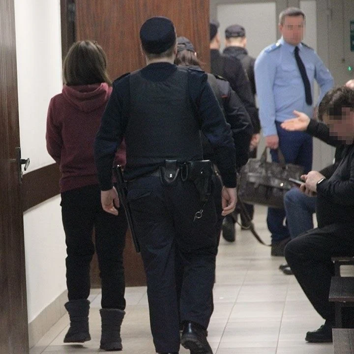 👱‍♀💸 В Карелии 20-летнюю девушку, получившую 37 штрафов, арестовали на семь суток. Он...