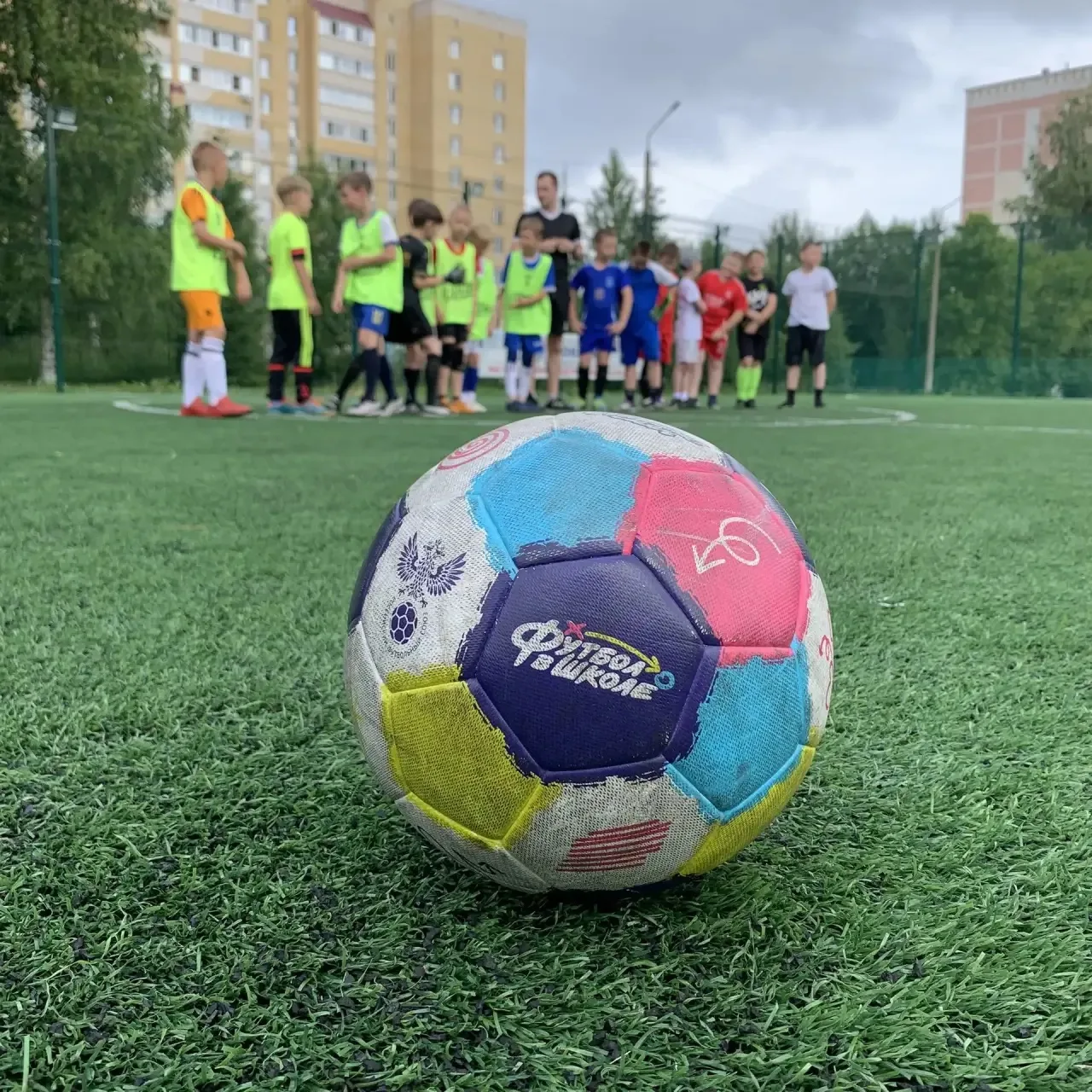 🌞Летние каникулы проводим с пользой!👍

⚽️Ученики 3-х классов приняли участие в Чемпионате по футбо