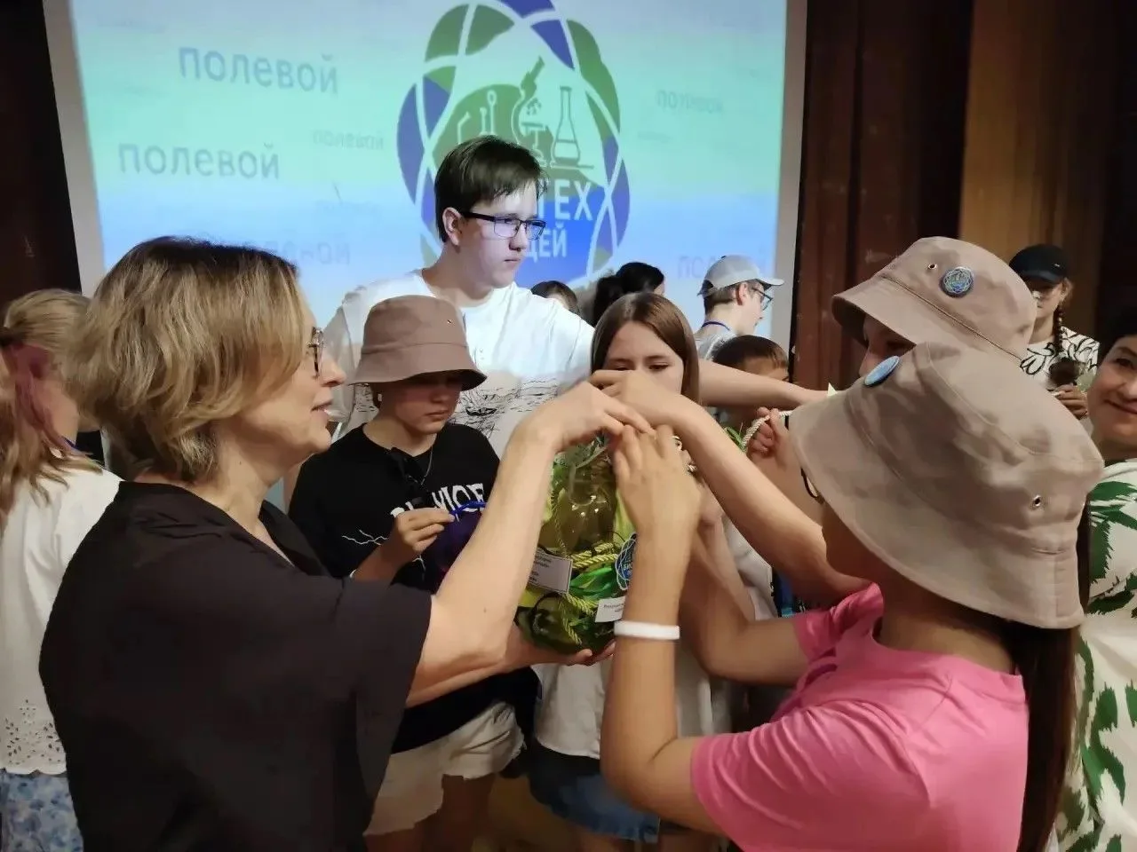Завершились профильные смены «БИОТЕХ-Полевой» и «Коды Курчатова»

Напомним, что школьники собирали п