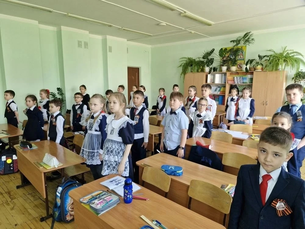 Тишина в знак памяти 🕯

Сегодня на классных часах мы присоединились к Республиканской минуте молчан