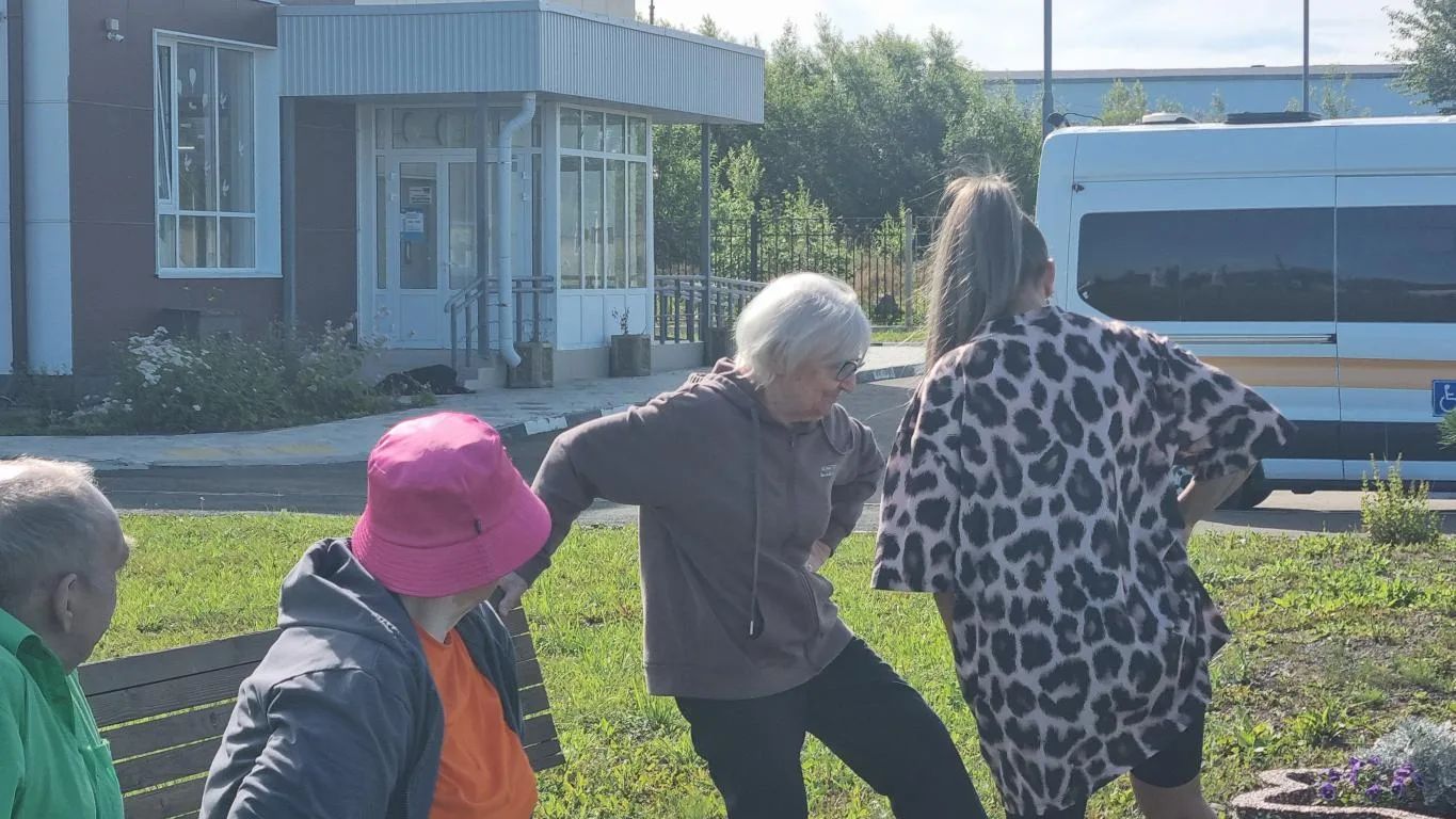 Прогулка — это не только время проведенное на воздухе и отдых на лавочке, но и немного ...