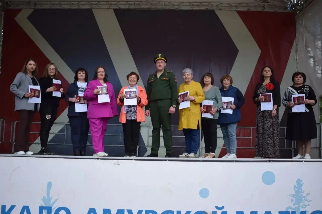 🇷🇺 В Тынде прошёл праздничный концерт, посвящённый Дню России
 
В парке «Багульник» прошла праздни