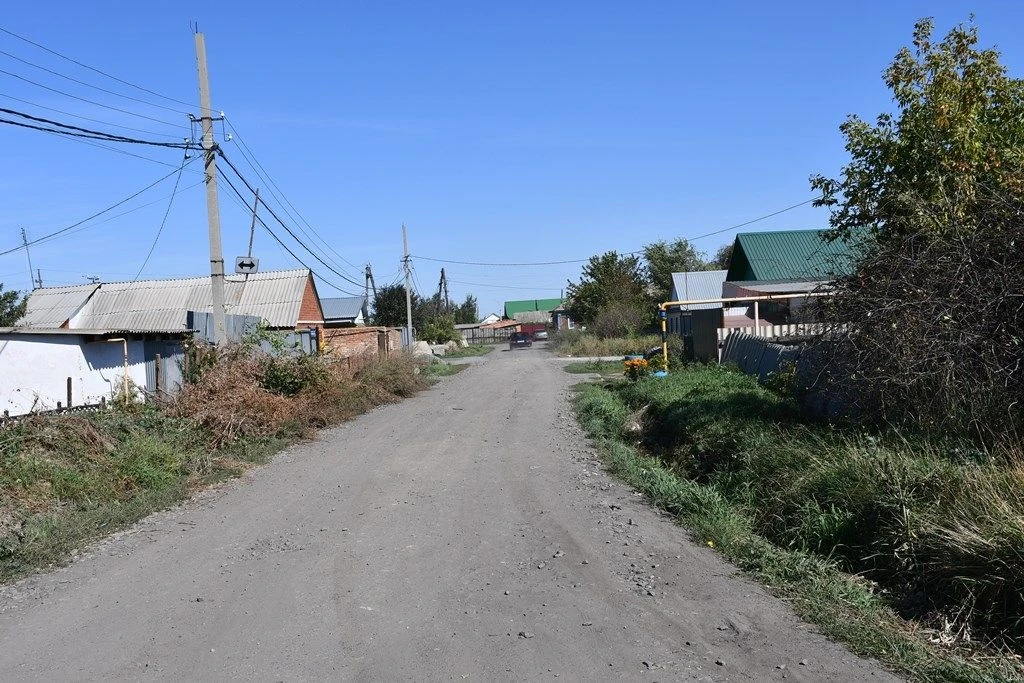 🚜 Председатель Собрания депутатов Сергей Бобылев и депутаты Алла Тимофеева и Виталий З...