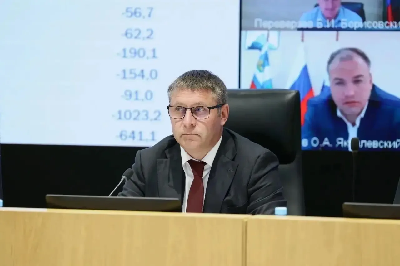 Александр Шуваев провёл совещание по обеспечению первоочередных расходов округов