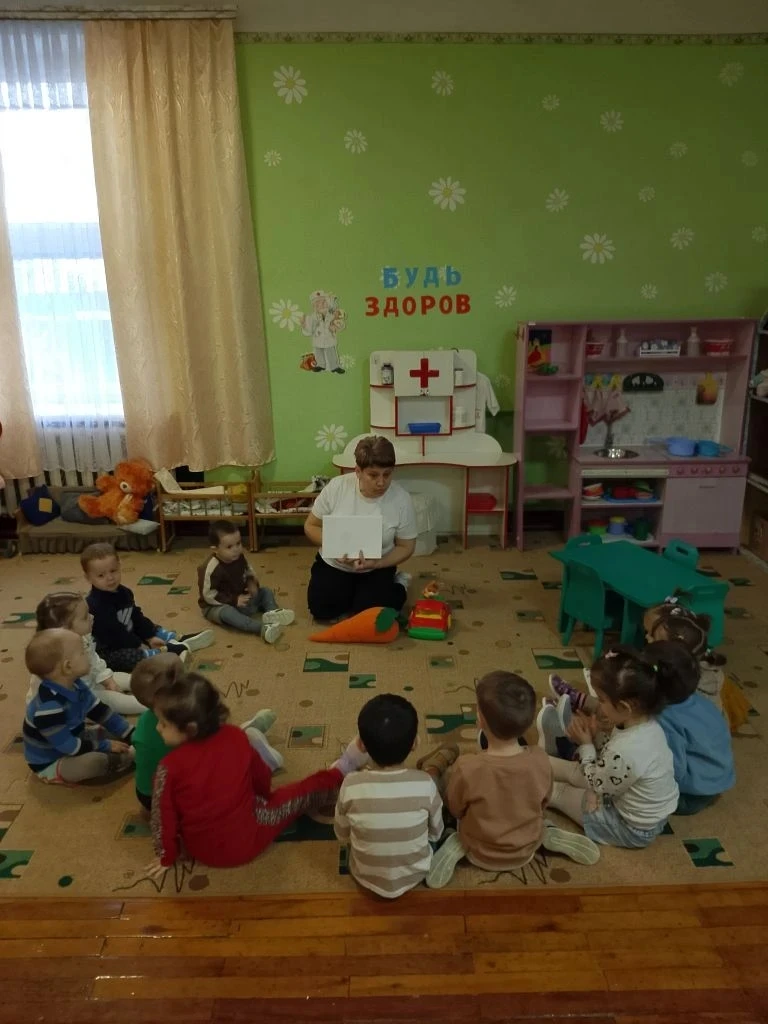 Рисование пальчиками          " Дорисуй колеса машине" в группе общеразвивающей направл...