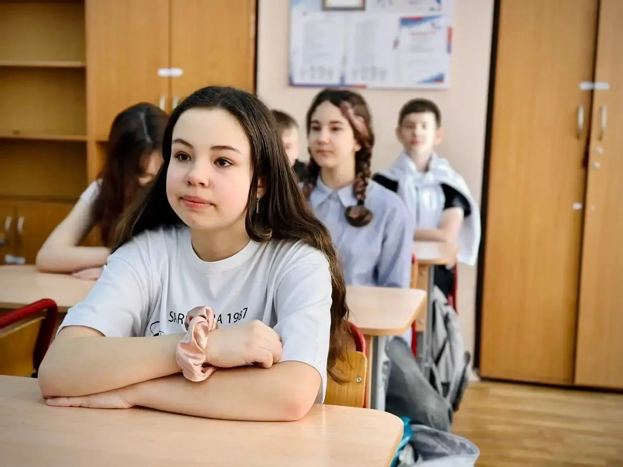 🇷🇺 Учебный день начался с торжественной церемонии поднятия Государственного флага Российской Федерац