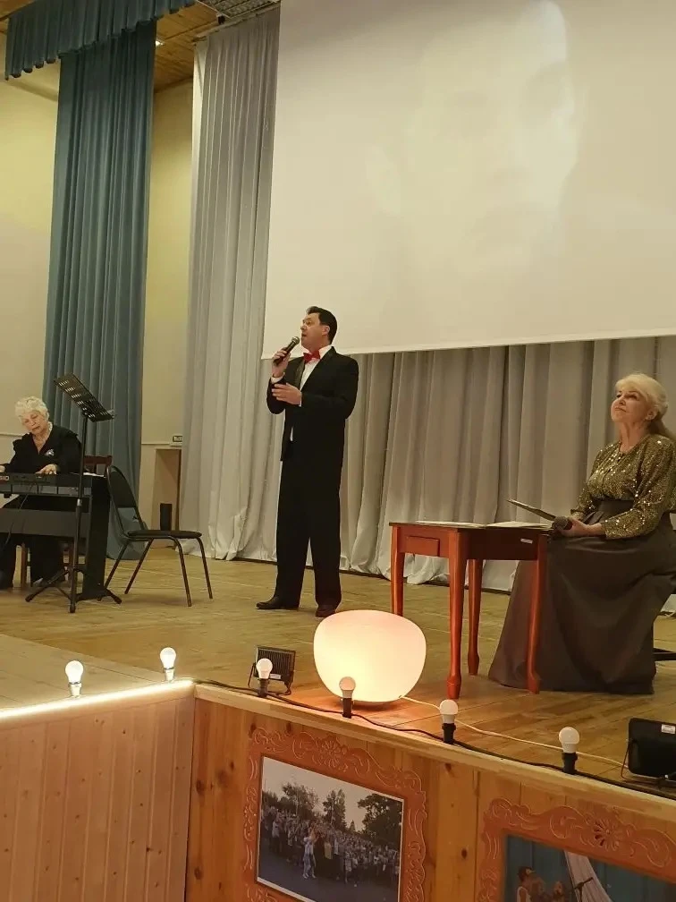 Сегодня в ДК «Красная Горка» состоялась музыкально-поэтическая программа, посвящённая п...