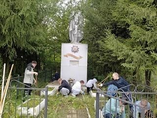 Обучающиеся сводной группы продолжили реализацию проекта «Вахта памяти», посвятив свой ...