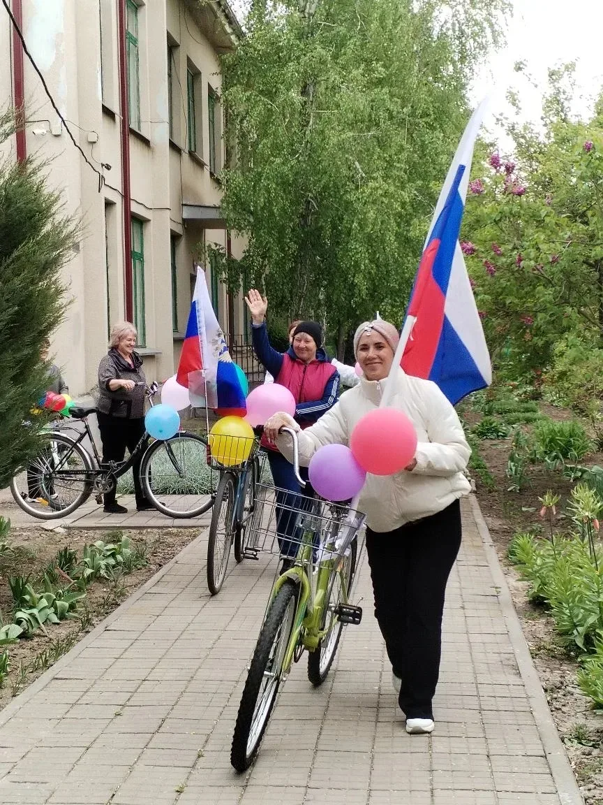 Акция «Мир!Труд! Песни!» в дошкольных образовательных организациях!🌸 🚩  👶Ребята радуются весне и уча