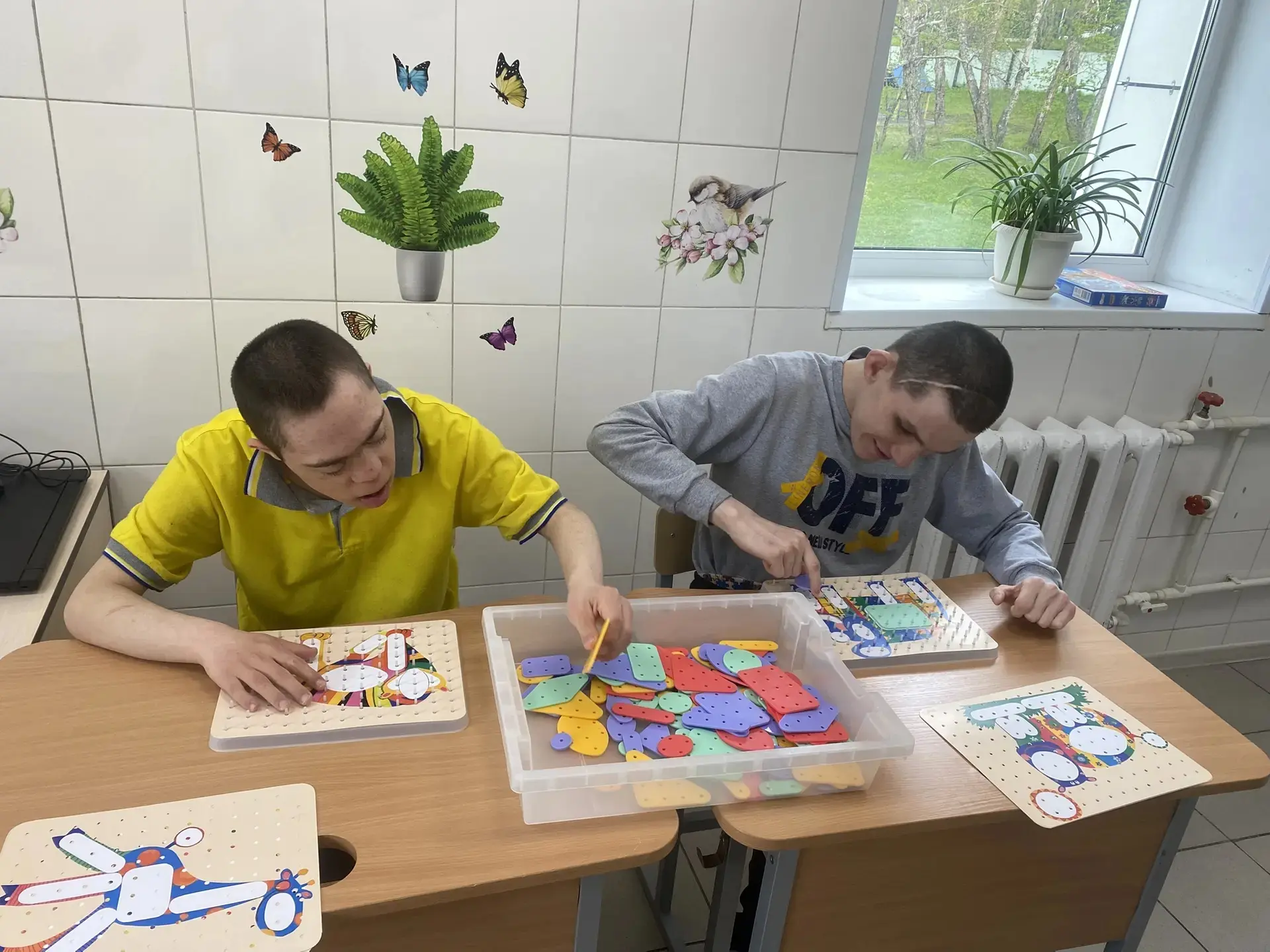 В рамках коррекционно- развивающей работы с использованием геометрической мозаики 🧩 в ...