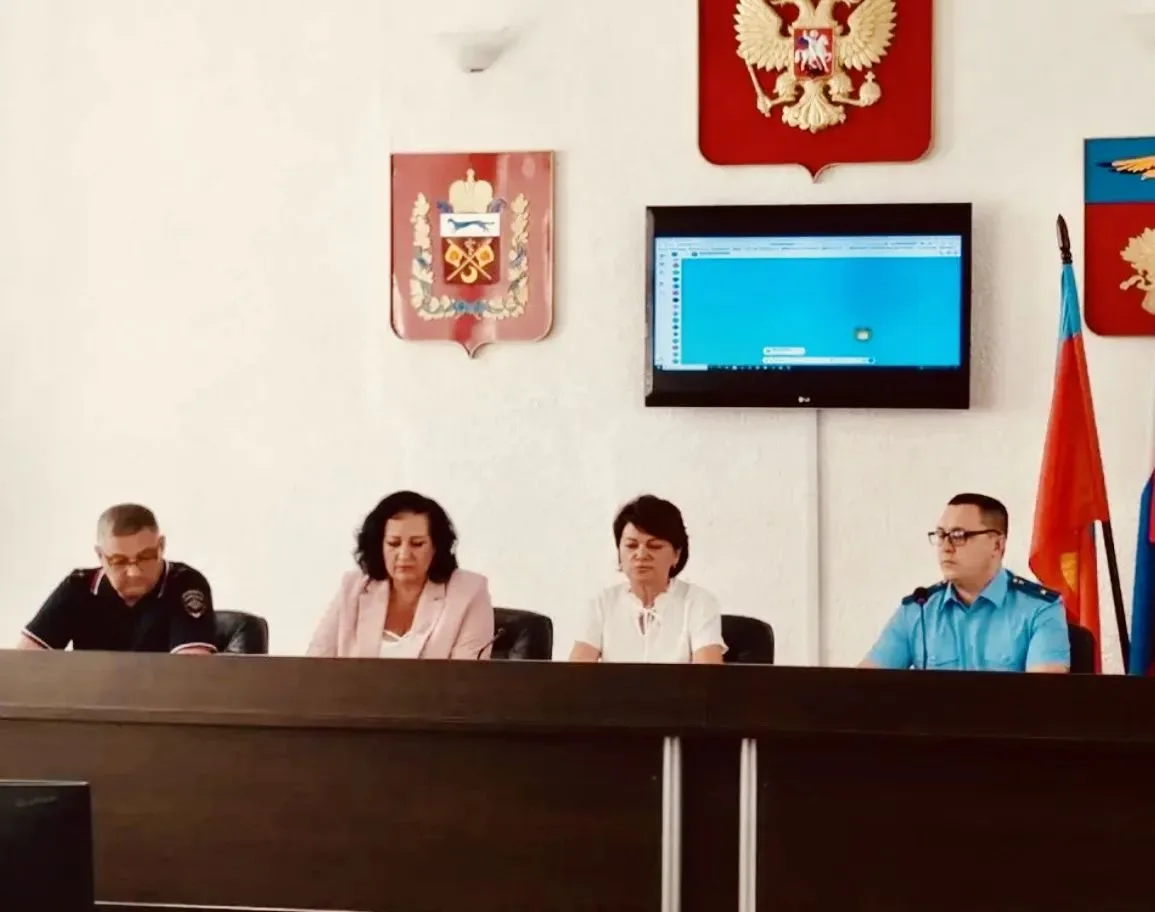 В Адамовке обсудили профилактику подросткового суицида.