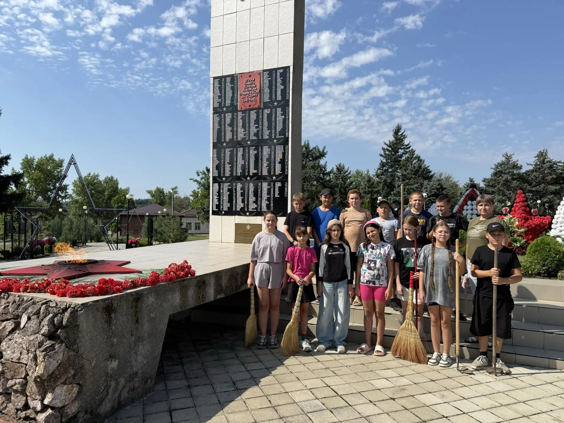 🇷🇺Сохраняем историю вместе!🇷🇺
🌟Участники дневной школьной тематической площадки «Казаки» присое