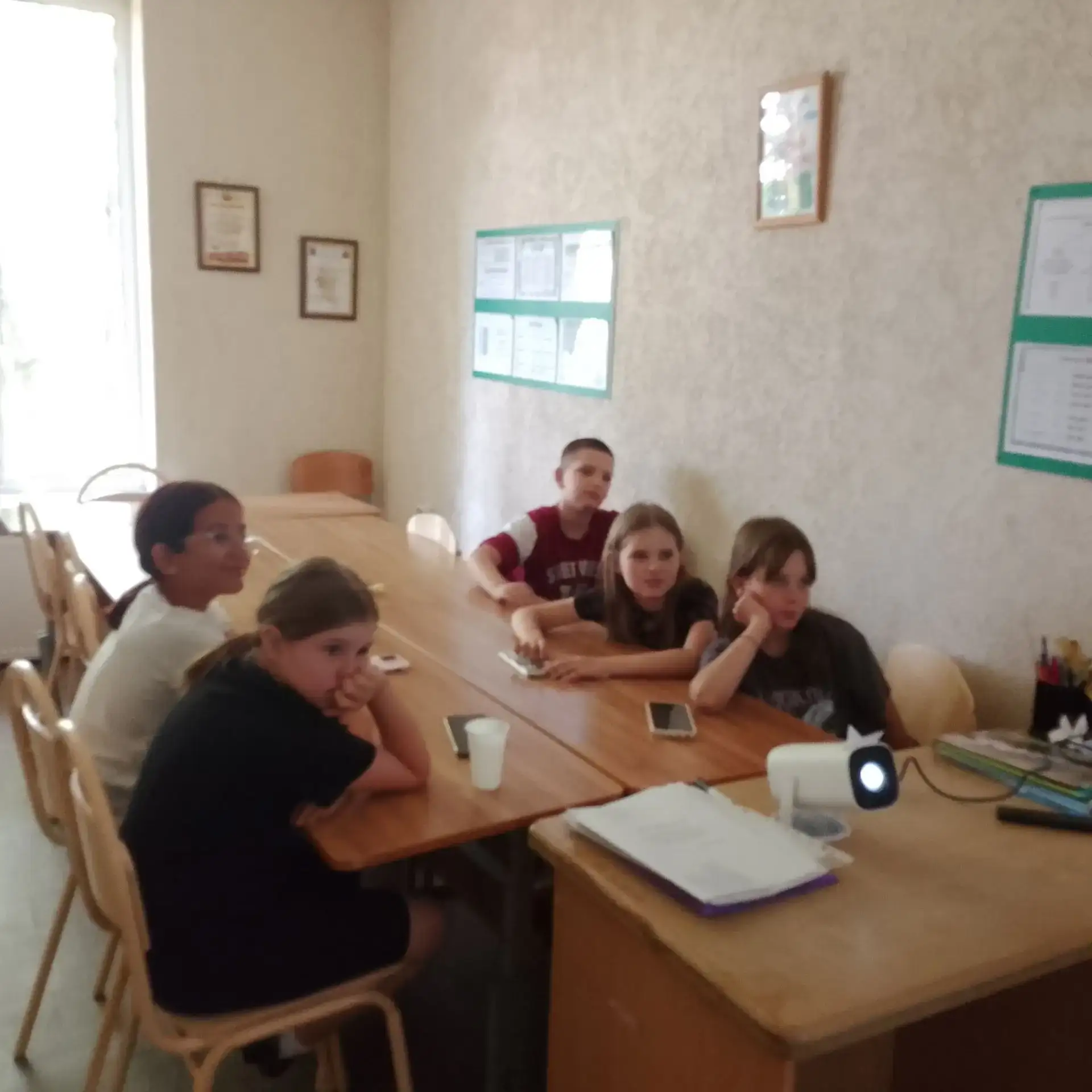 Учащиеся объединения "Страна успеха" превратили бумагу в настоящего хищника и весело провели время з