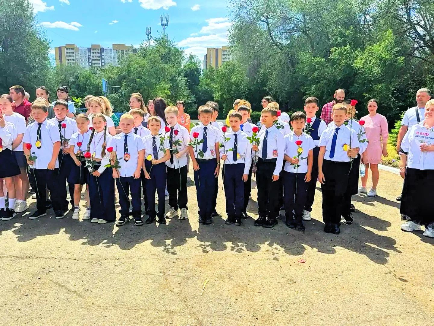 🔔 Маленькие, но такие важные шаги!  Сегодня в нашей школе прошёл трогательный праздник — «Последний 