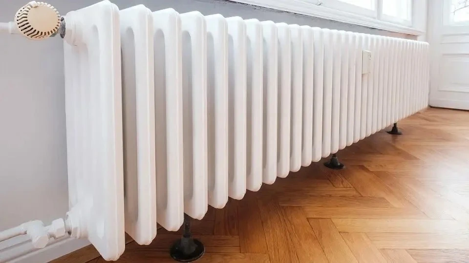 🔥 В Саратовской области потихоньку включают отопление — в некоторых районах уже вовсю ...