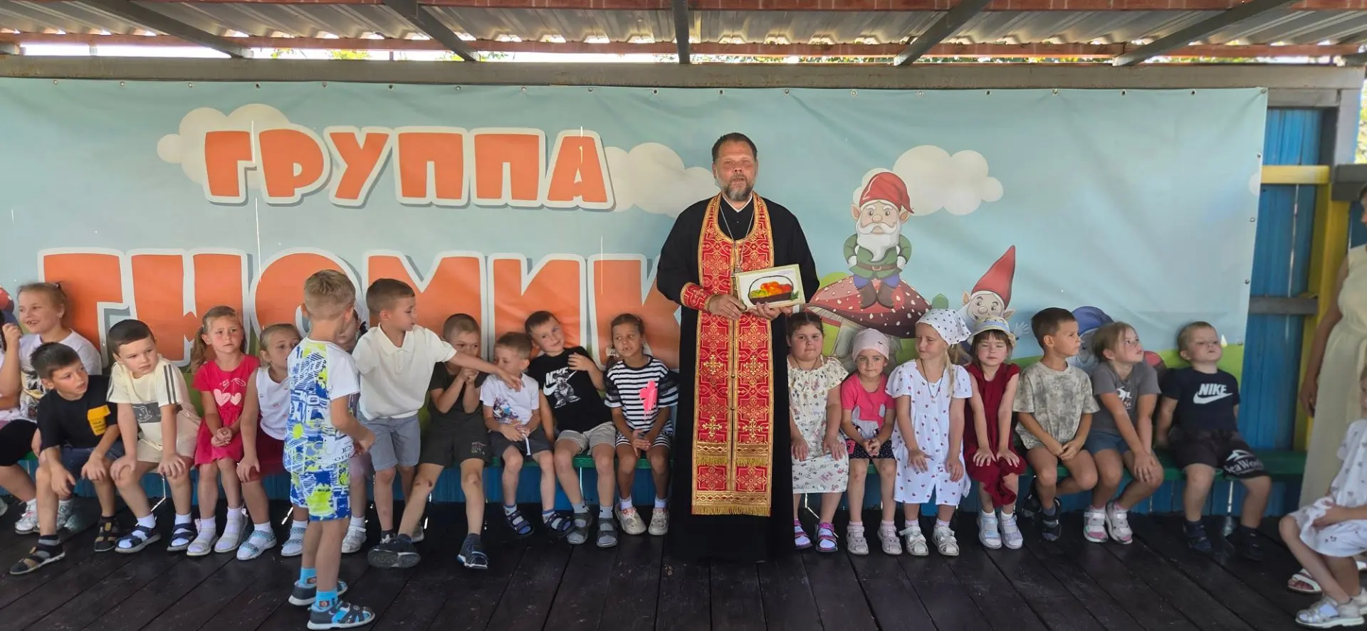 Сегодня в нашем детском саду было по-особенному радостно- к нам в гости на ЯБЛОЧНЫЙ СПА...