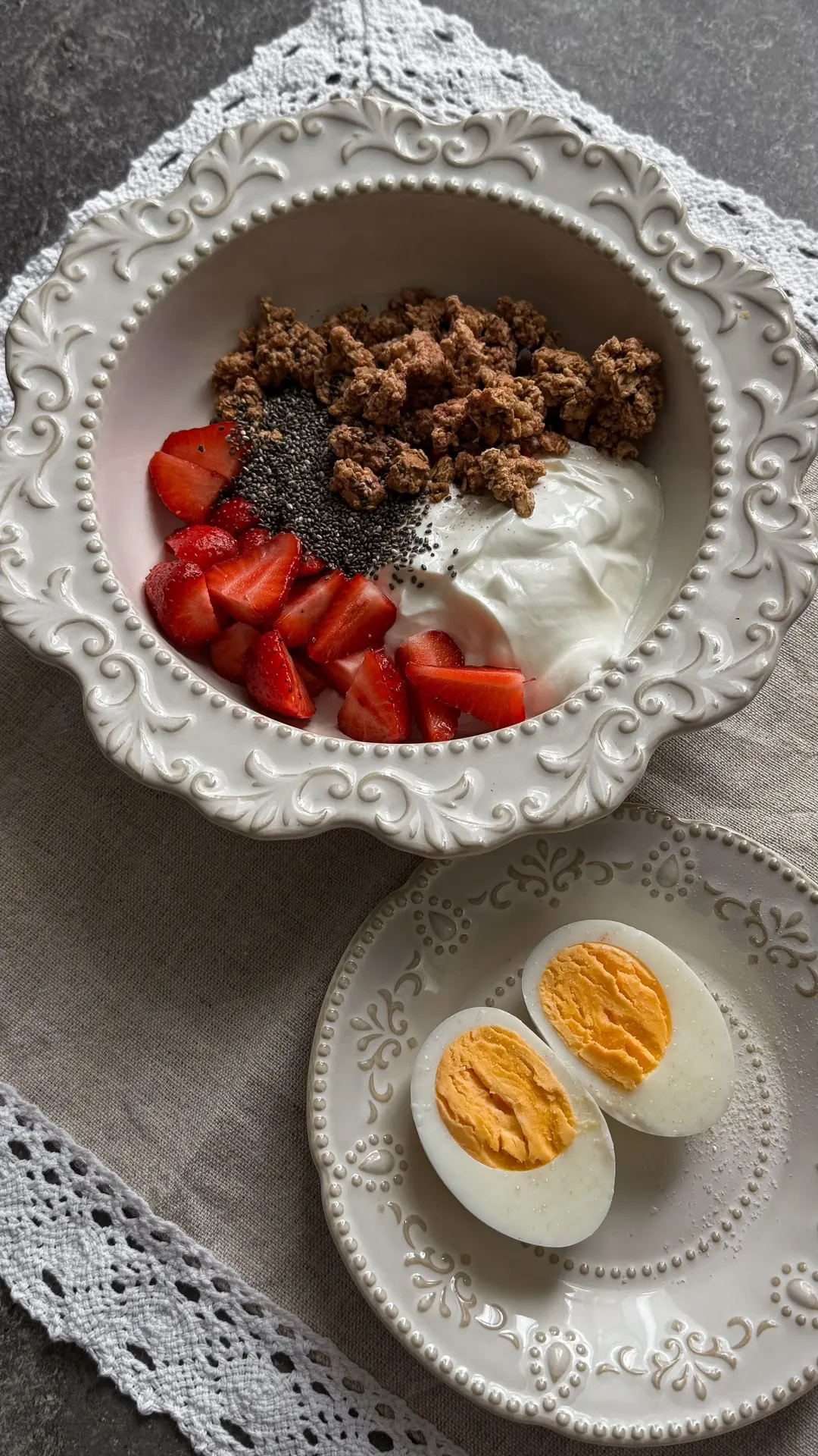 Завтрак, когда нет времени готовить 🍓

▫️греческий йогурт — белок, пробиотики, кальций, витамин D
▫