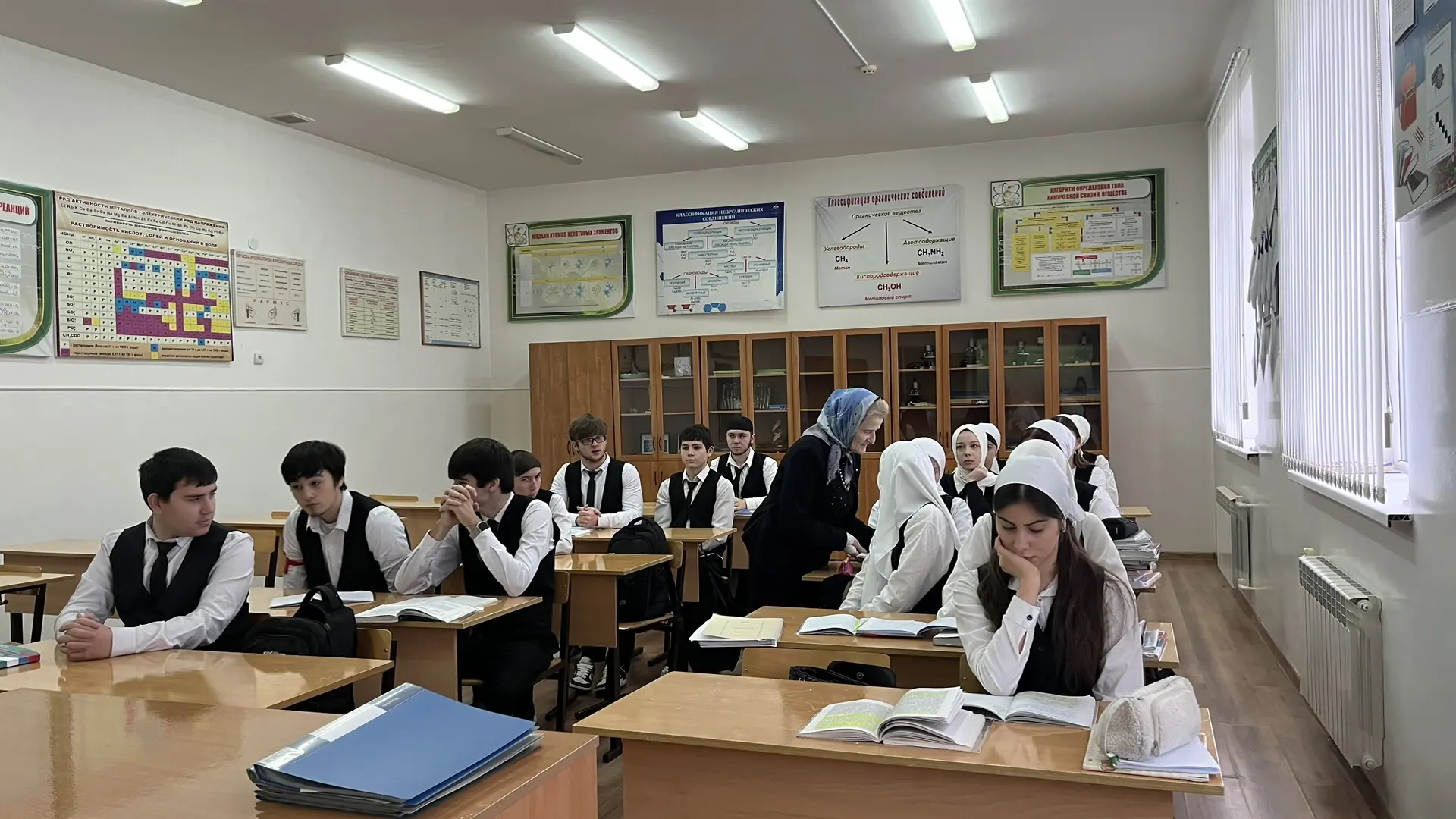 Единые уроки «Права человека» в МБОУ «СОШ № 4 с. Алхан-Юрт»   В нашей школе состоялись единые уроки 