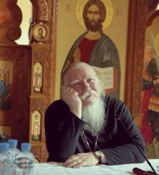 Я вырос в бараке, у моей матери была одна ночная рубашка и одно пальто во время всего моего детства.