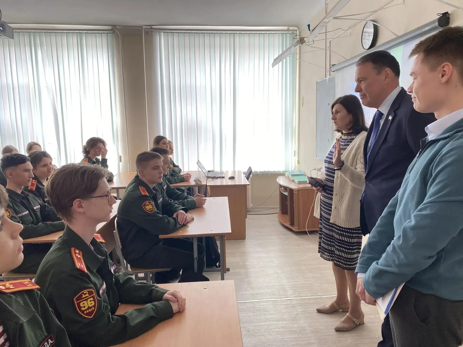 В честь Дня местного самоуправления депутат Марач Иосиф Михайлович вместе со своим помощником провёл
