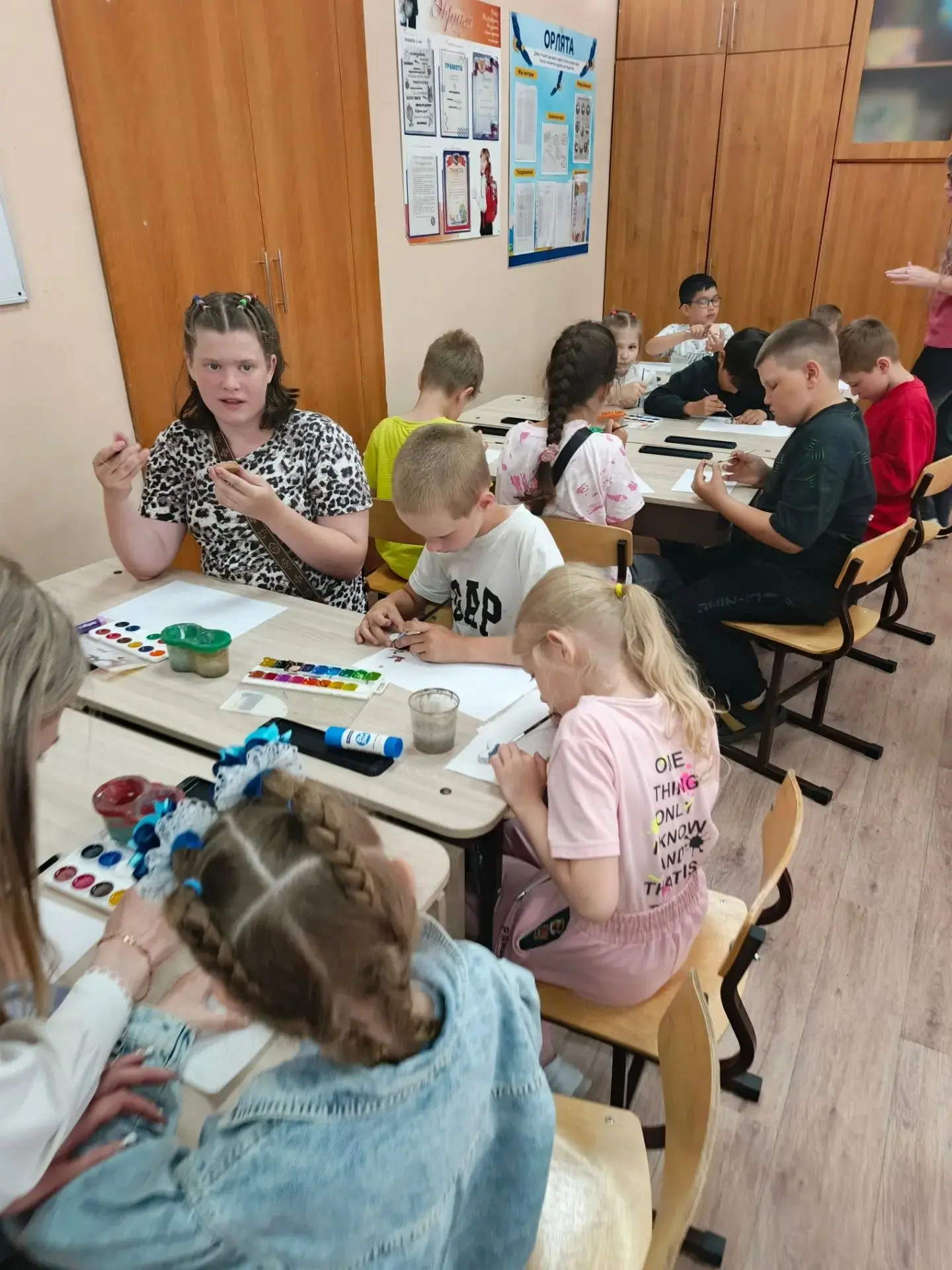 Патриотические мероприятия прошли в семейной мастерской «Творим добро руками»
