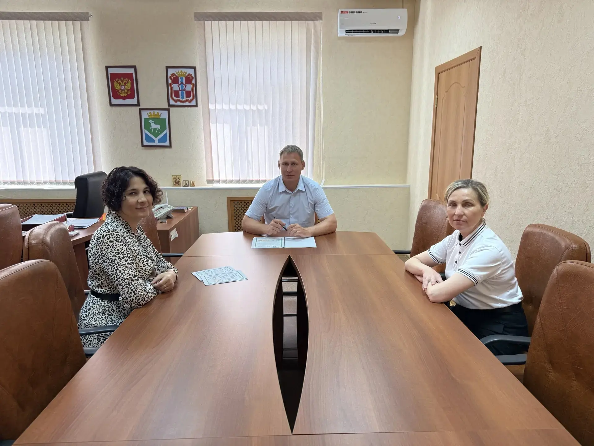 Состоялась рабочая встреча с руководителем Комплексного центра социального обслуживания...