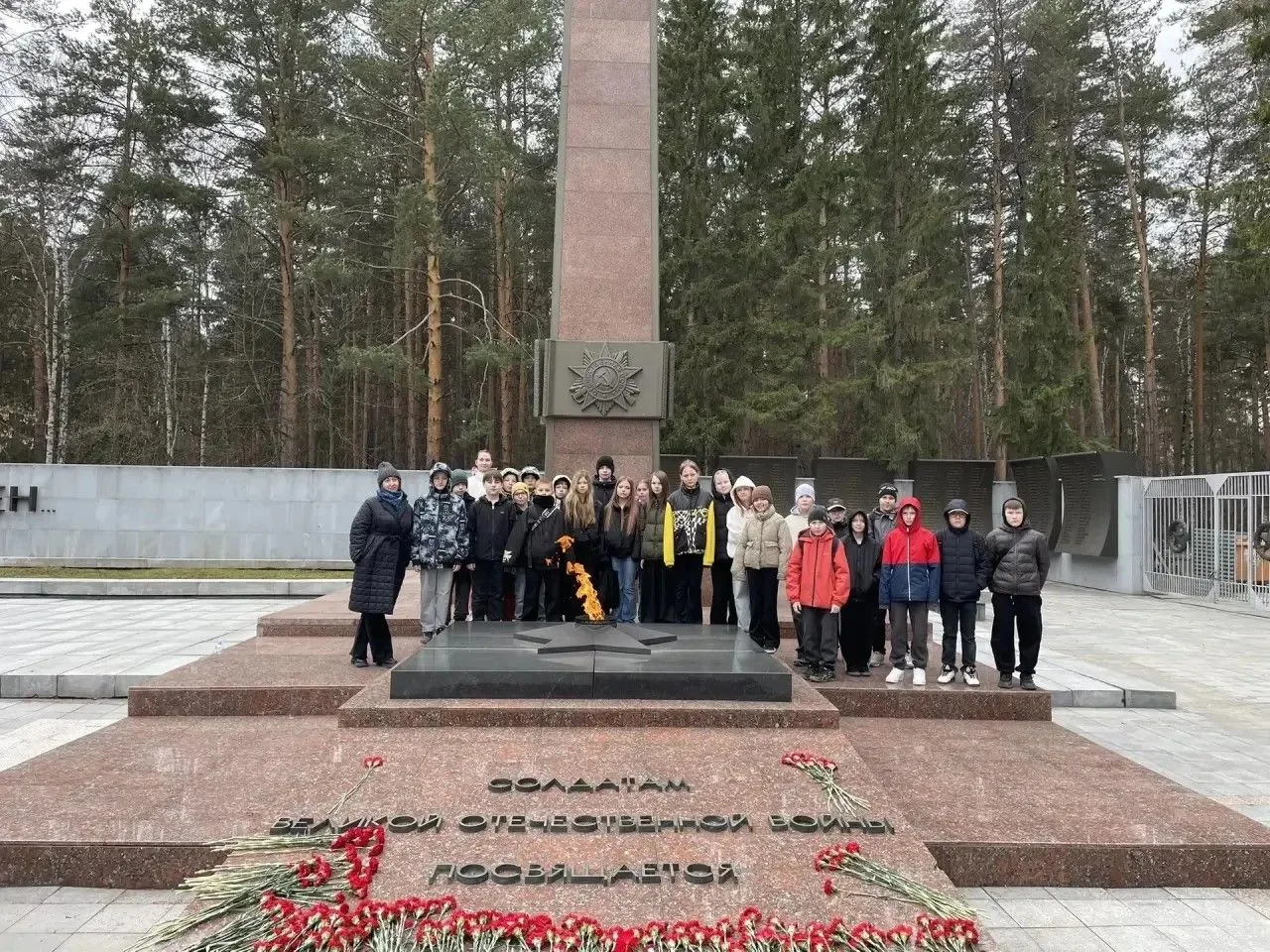 «Мы помним. Мы гордимся. Наследники Победы» В преддверии 9 мая наши ребята из МАОУ – СОШ № 25 отправ