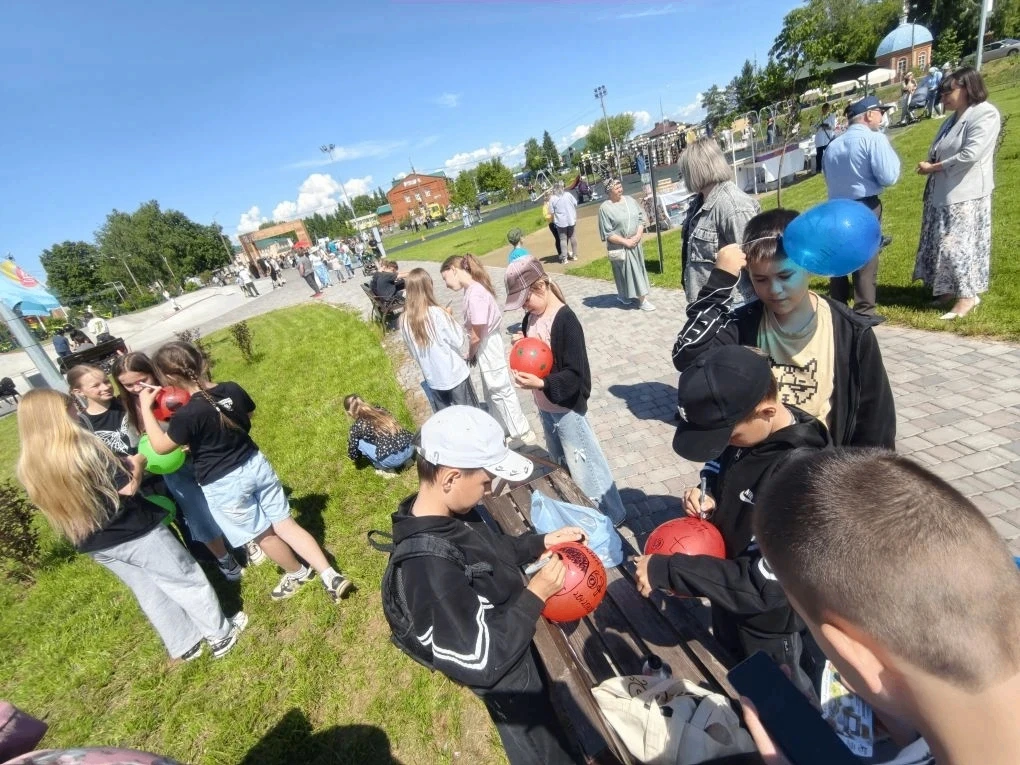 В День защиты детей, в рамках проекта «Лето в Татарстане», сотрудники ДШИ стали активны...