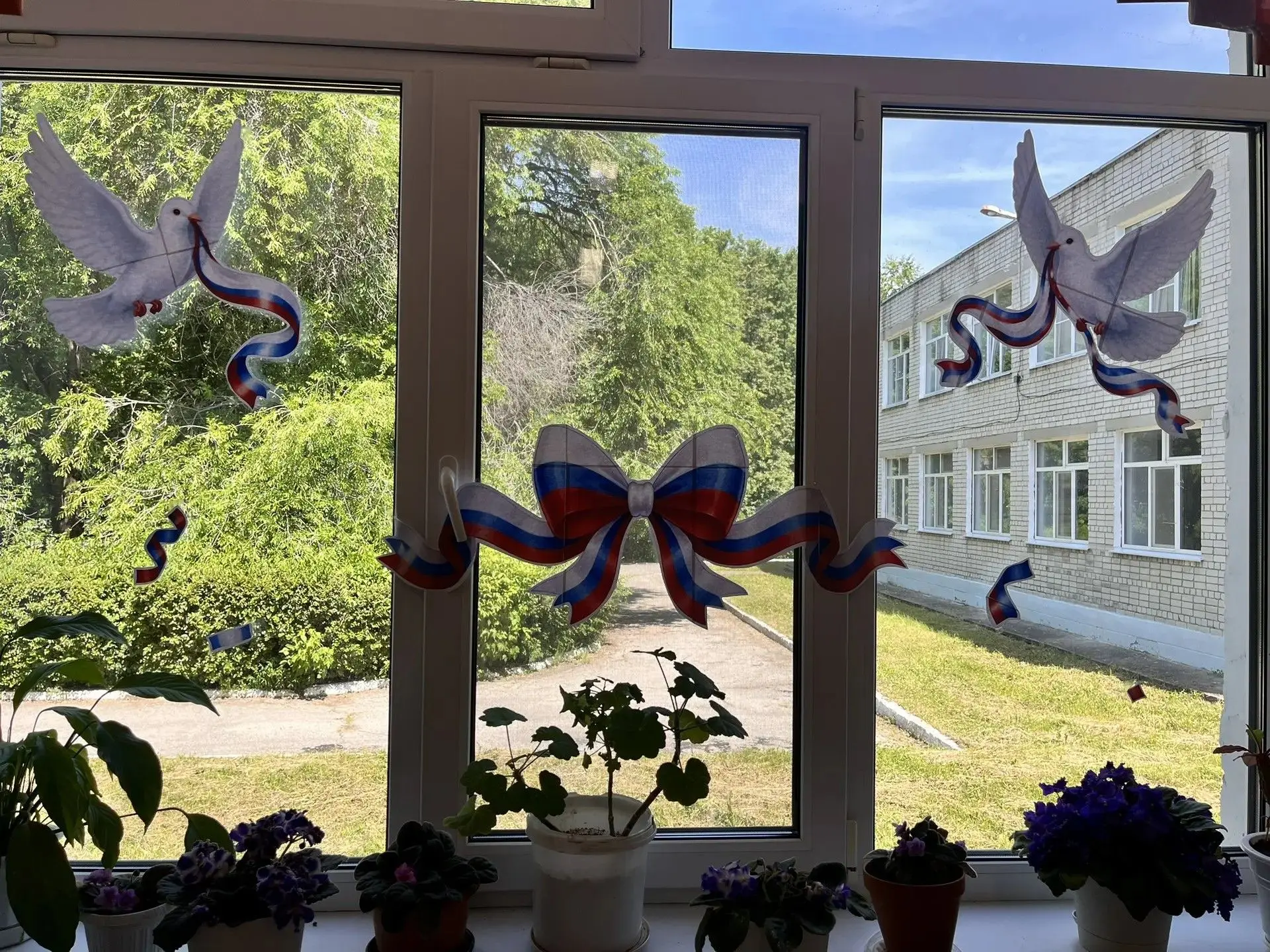 🇷🇺 Окна, в которых отражается любовь к Родине!
Наша школа с гордостью присоединилась к масштабной 