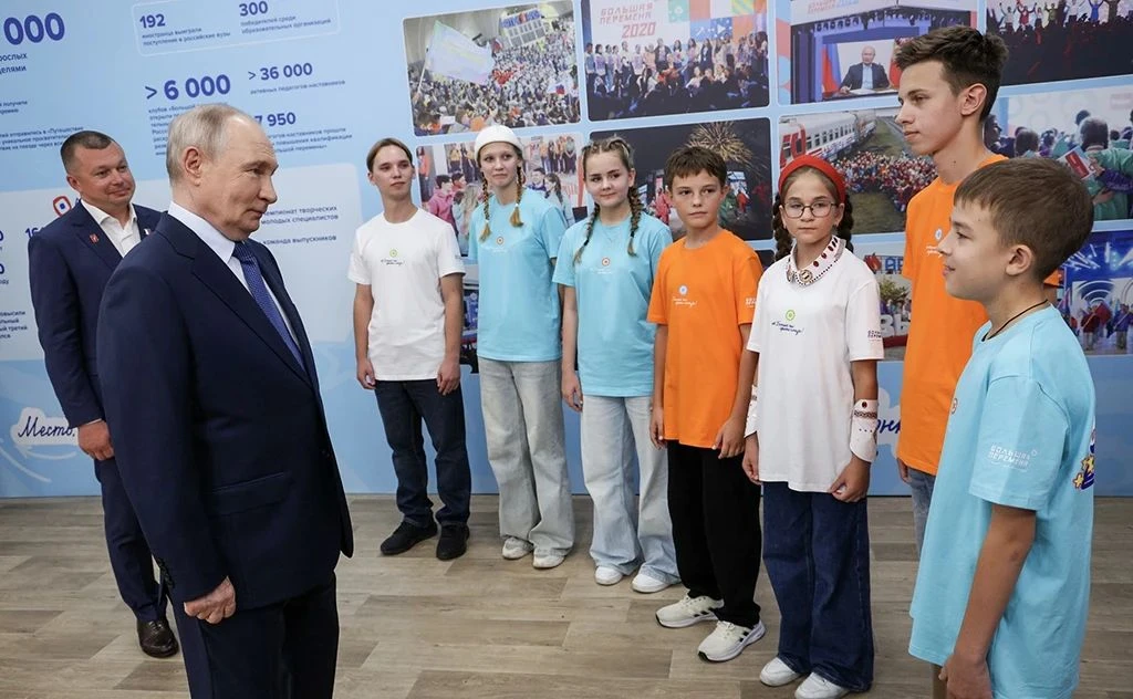 ✨Юная находчанка рассказала о проекте по слуховой реабилитации Владимиру Путину