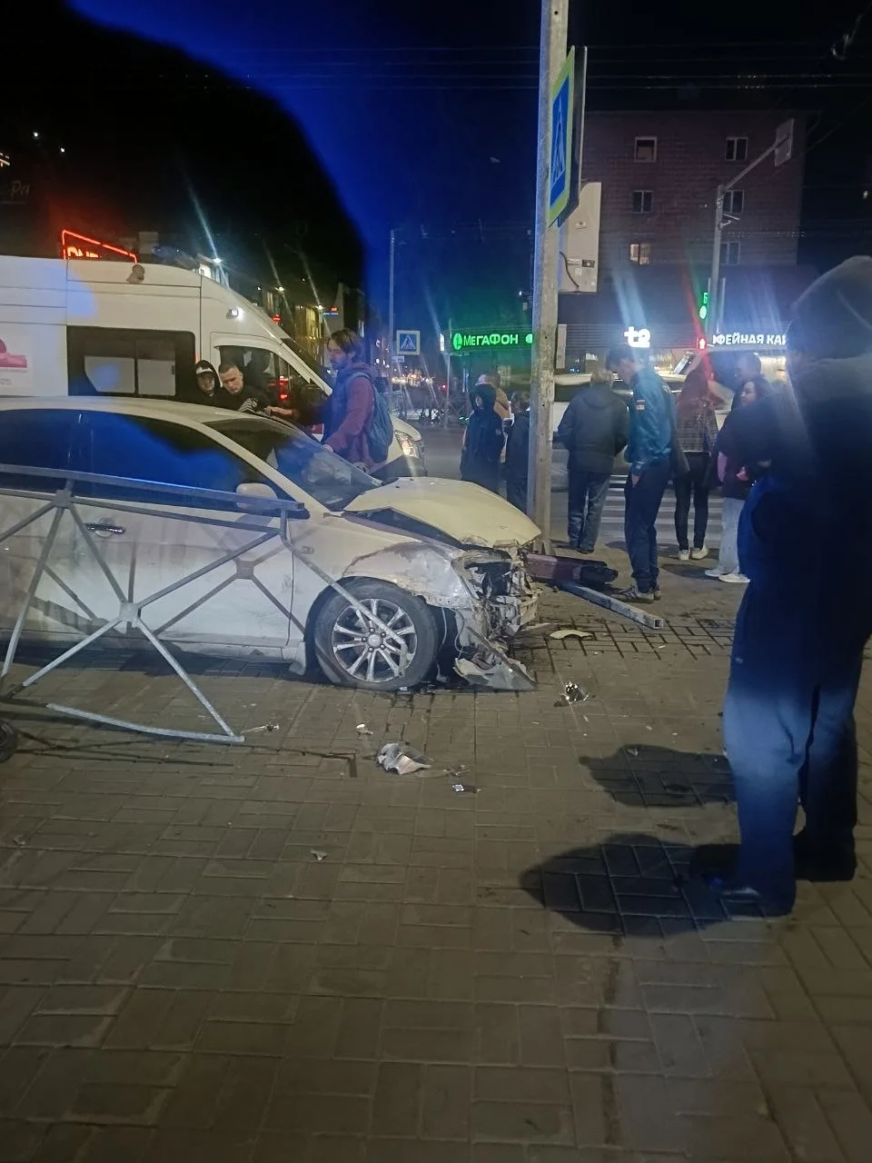 Серьёзное ДТП с участием 3х автомобилей произошло вчера вечером на проспекте Карла Марк...