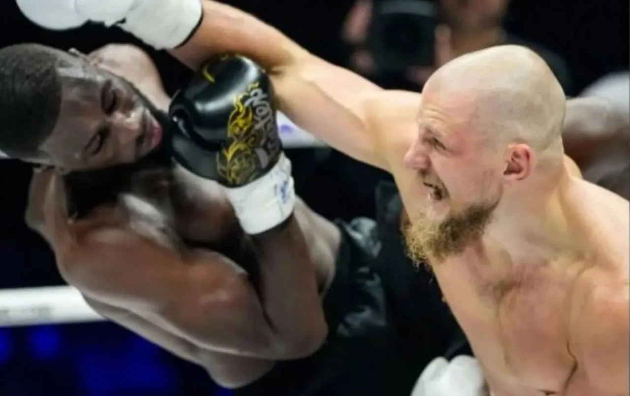 Прокопчанин Дмитрий Меньшиков одержал победу на турнире GLORY 109.