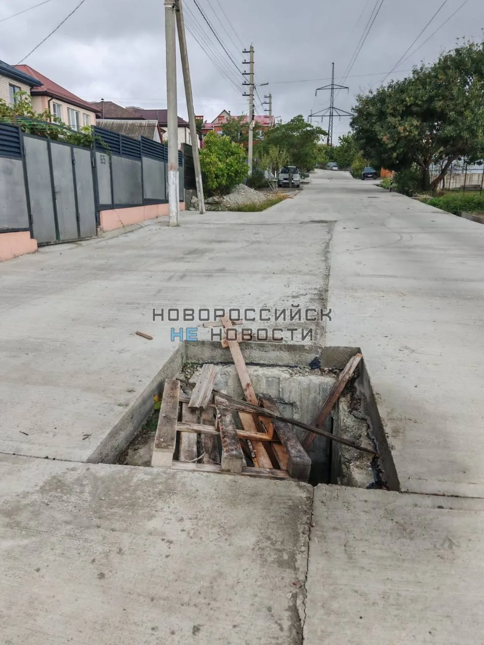🗣 После укладки дороги по ул. Горпищенко подрядчики не оборудовали и не благоустроили ...