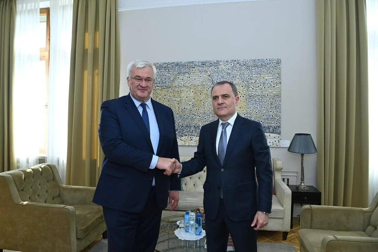 ⚡️Азербайджан готов поставлять природный газ Украине, заявил министр иностранных дел Аз...