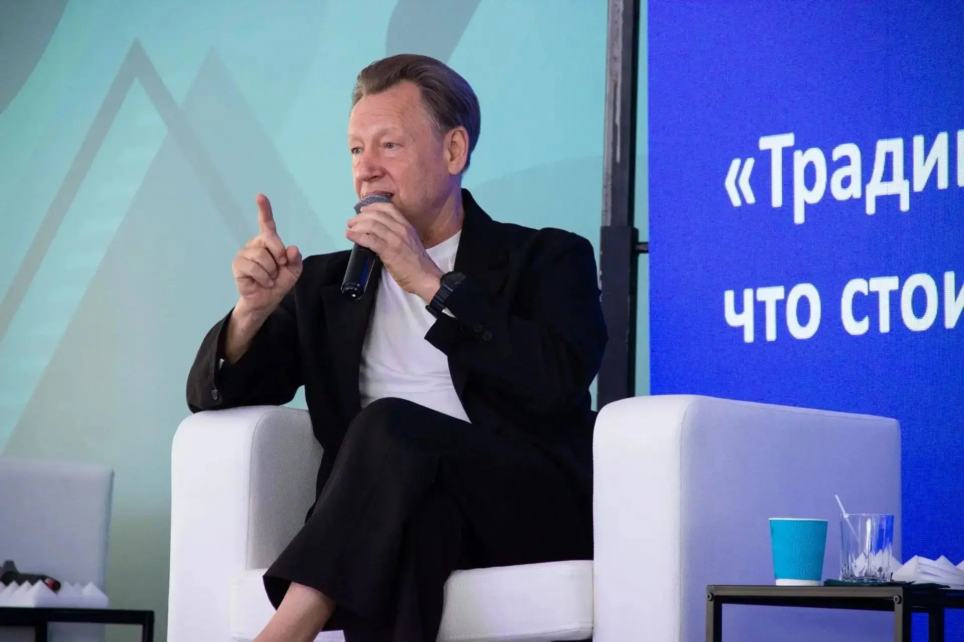 🎤 Дмитрий Харатьян на Августовке: диалог о главном