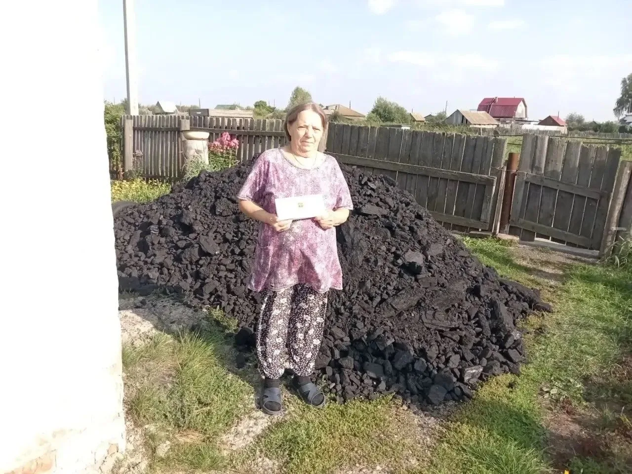В Юргинском муниципальном округе продолжается акция «Благотворительный уголь» по обеспе...