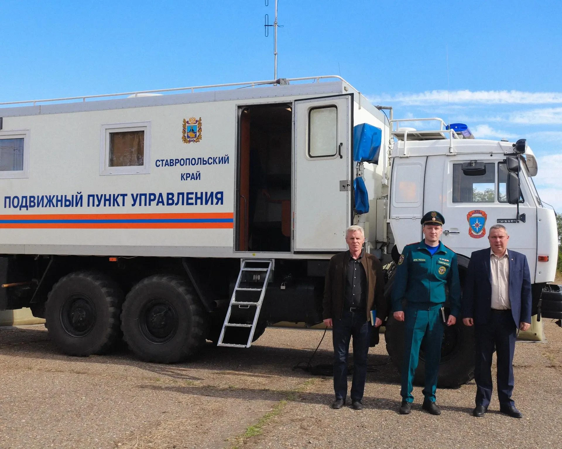 Ловите еще несколько фотографий с подвижным пунктом управления губернатора Ставрополья