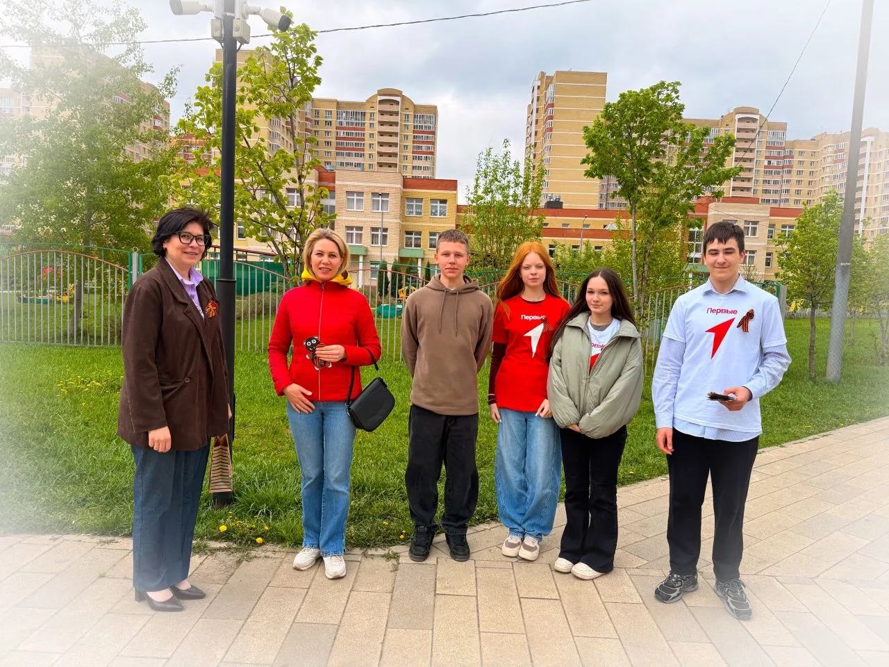 🎗⭐🐻Ученики 8 -8 класса приняли участие во Всероссийских акциях «Георгиевская ленточка» и «Мишка памя