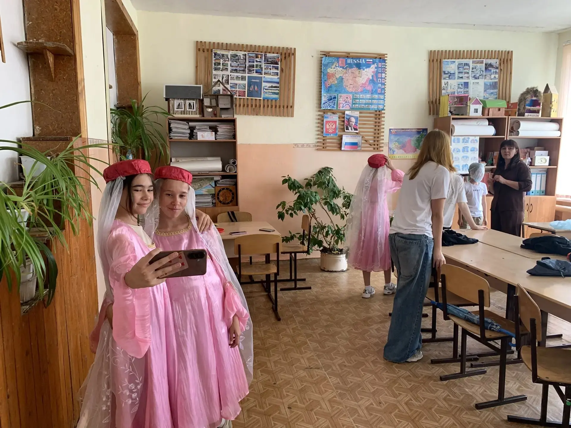 Прощальный день в «Солнышке»: Россия — это мы!

Последний день смены в нашем лагере МКОУ «Сидорская 