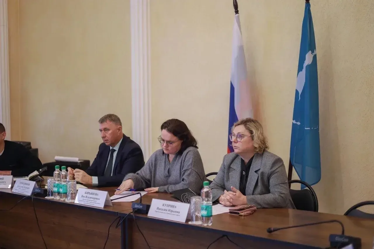 Уже привычное для коллег аппаратное совещание, на котором мы еженедельно обсуждаем текущие вопросы, 