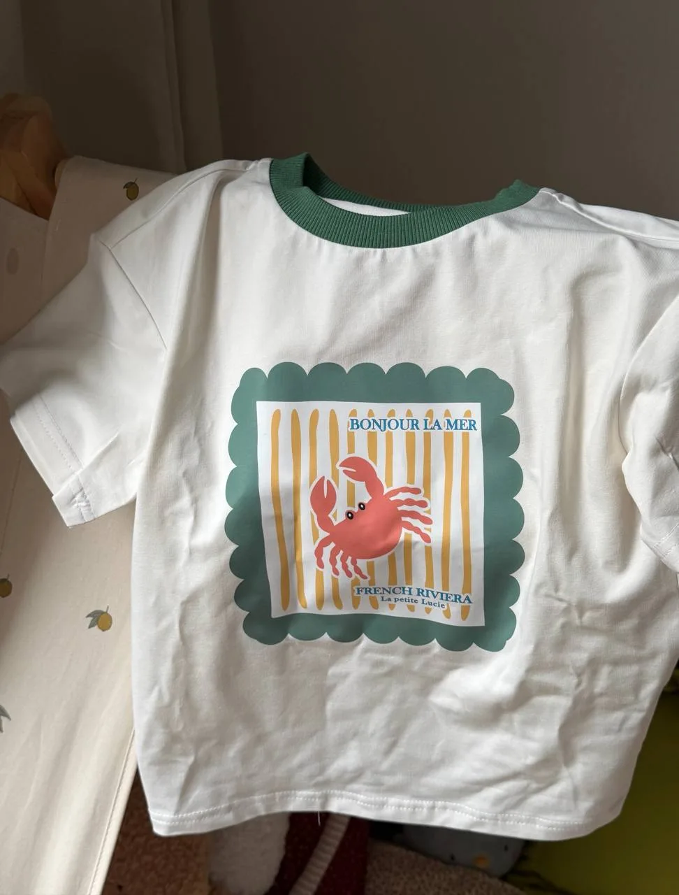Я вот что не показала вам – распаковку подарков из лотереи MOMPLAYART 🌞

У нас было 6 билетиков, и 