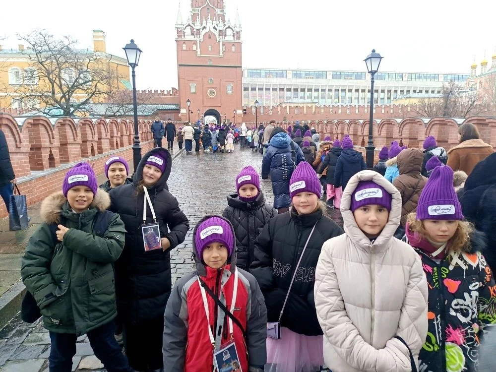 Ученица нашей школы, 3 "Б" класса, Люба Рихтер стала участницей праздничного мероприятия – Кремлёвск