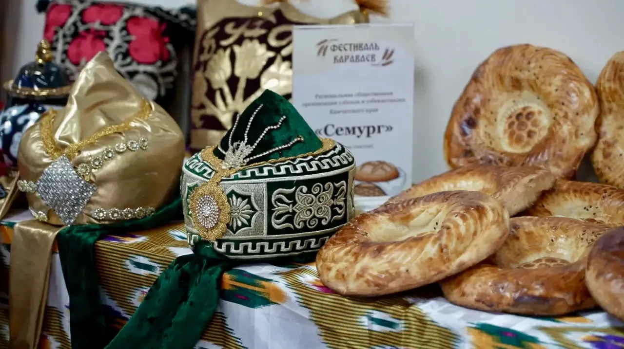 Школа № 45 встретила День знаний выставкой узбекской культуры