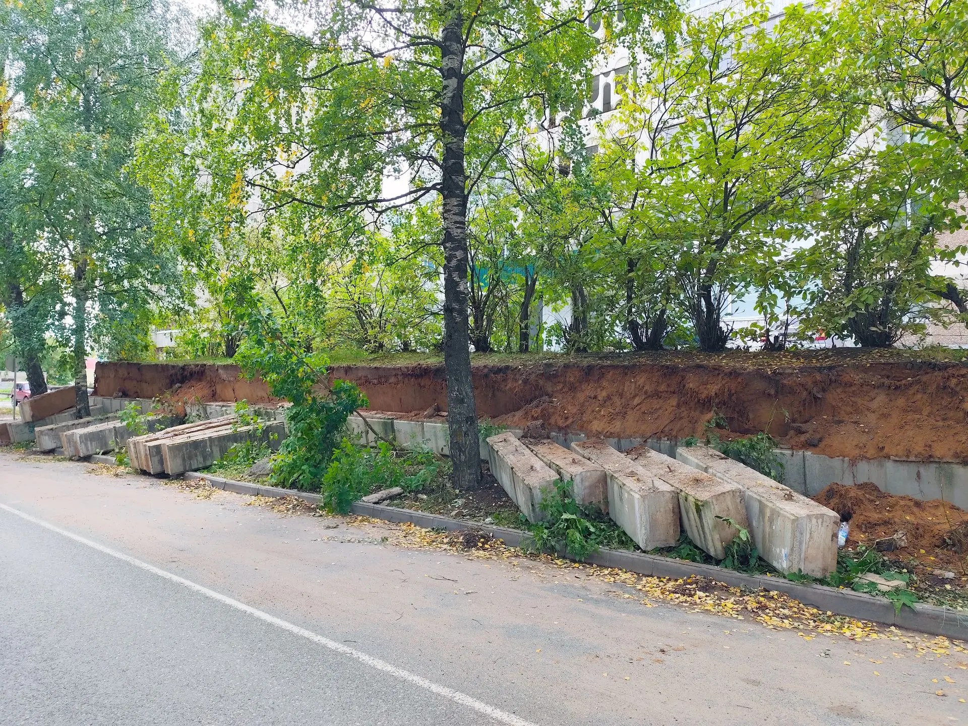 В Кирово-Чепецке приступили к ремонту подпорных стенок