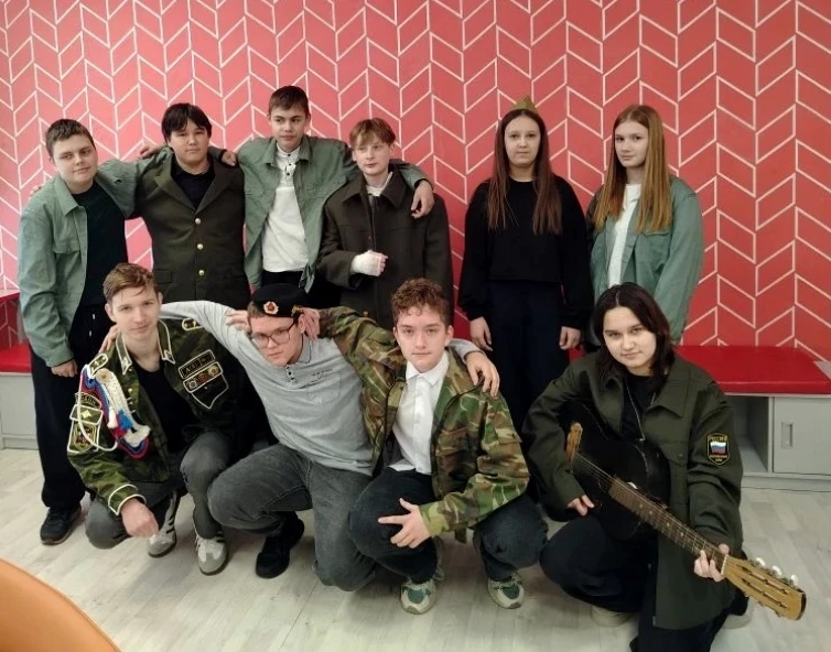 Патриотический квест «И в этой тишине меня не будет»  Сотрудники Уренской центральной библиотеки орг
